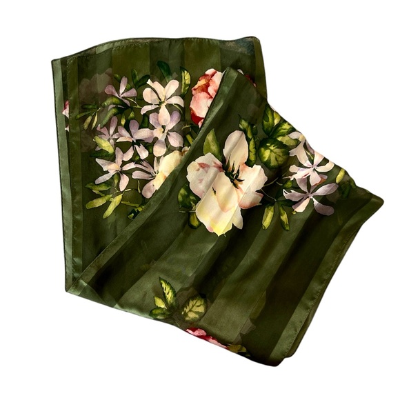 Jones New York Accessories - Jones New York floral striped green scarf